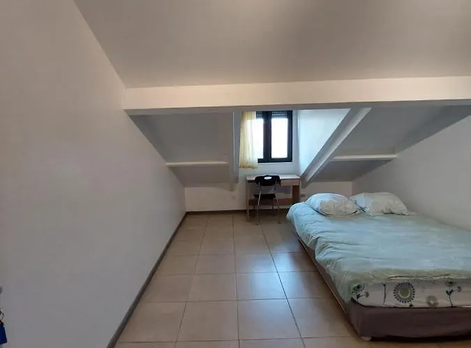 Studio Meuble, Proche De La Gare T12